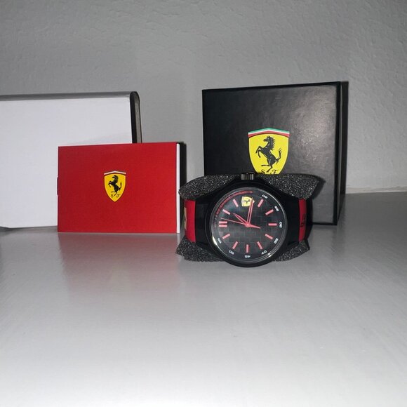 Ferrari Scuderia Watch - Picture 3 of 4